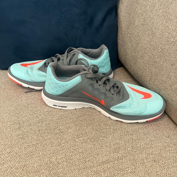 Nike FS Lite Run 3 Shoe - Turquoise/Grey/Orange - 6.5 - Picture 4 of 7